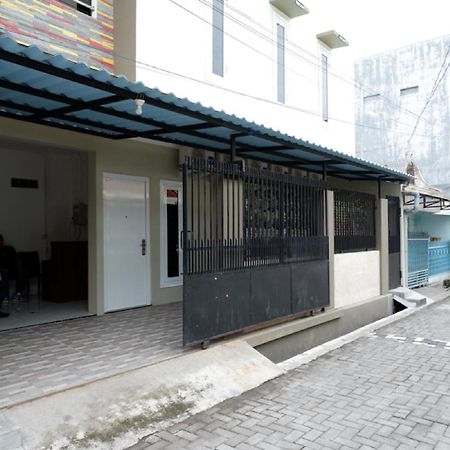 Reddoorz Hostel Near Kota Lama Семаранг Экстерьер фото