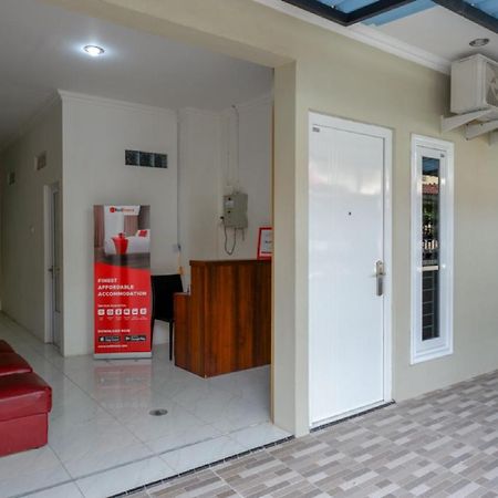 Reddoorz Hostel Near Kota Lama Семаранг Экстерьер фото