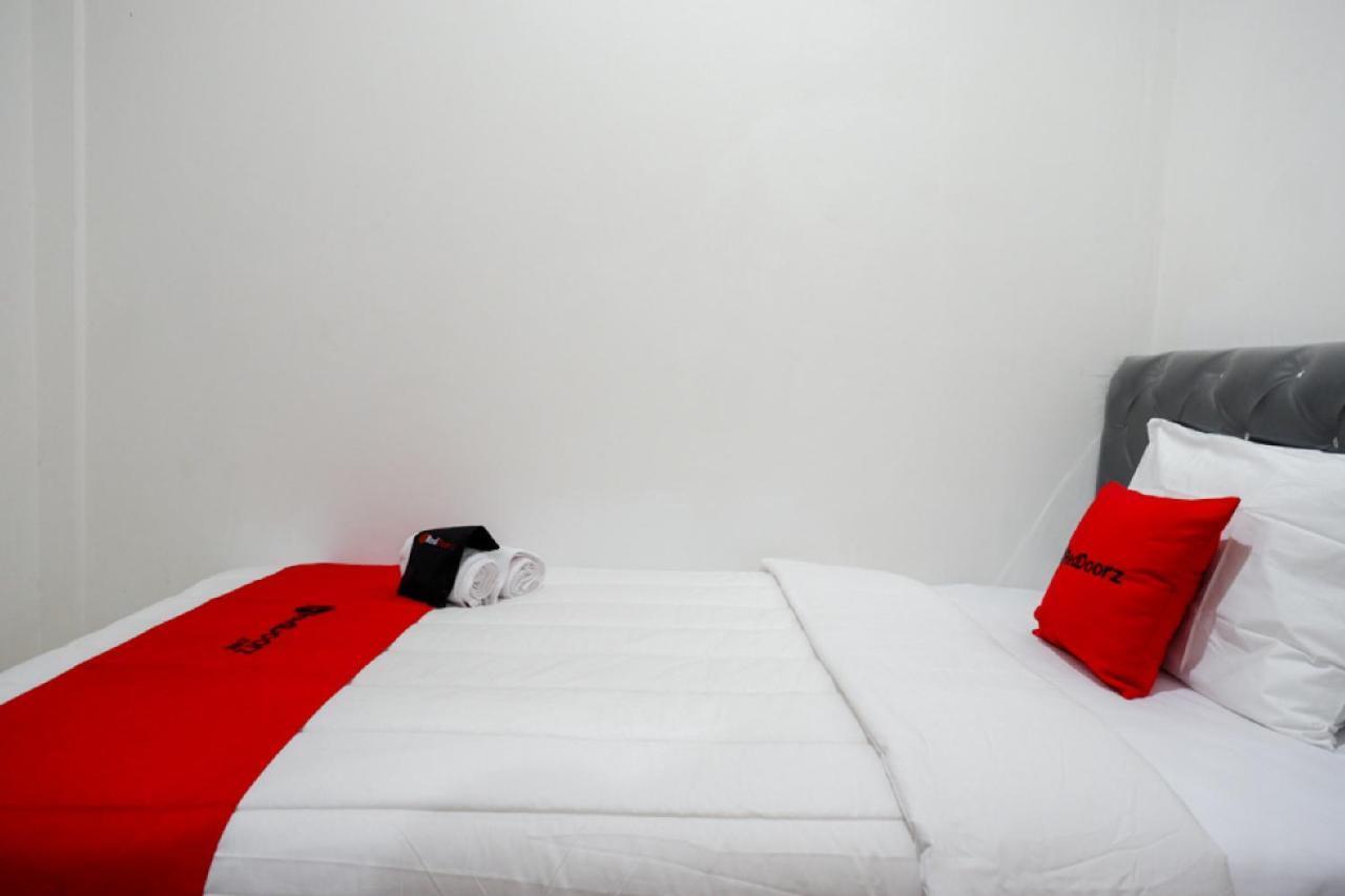 Reddoorz Hostel Near Kota Lama Семаранг Экстерьер фото